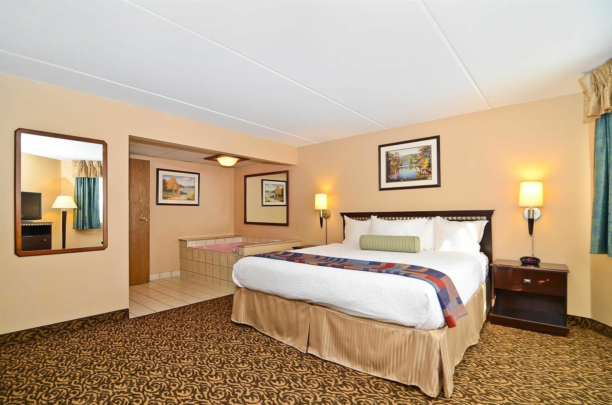 Surestay Plus Hotel By Best Western Black River Falls Esterno foto